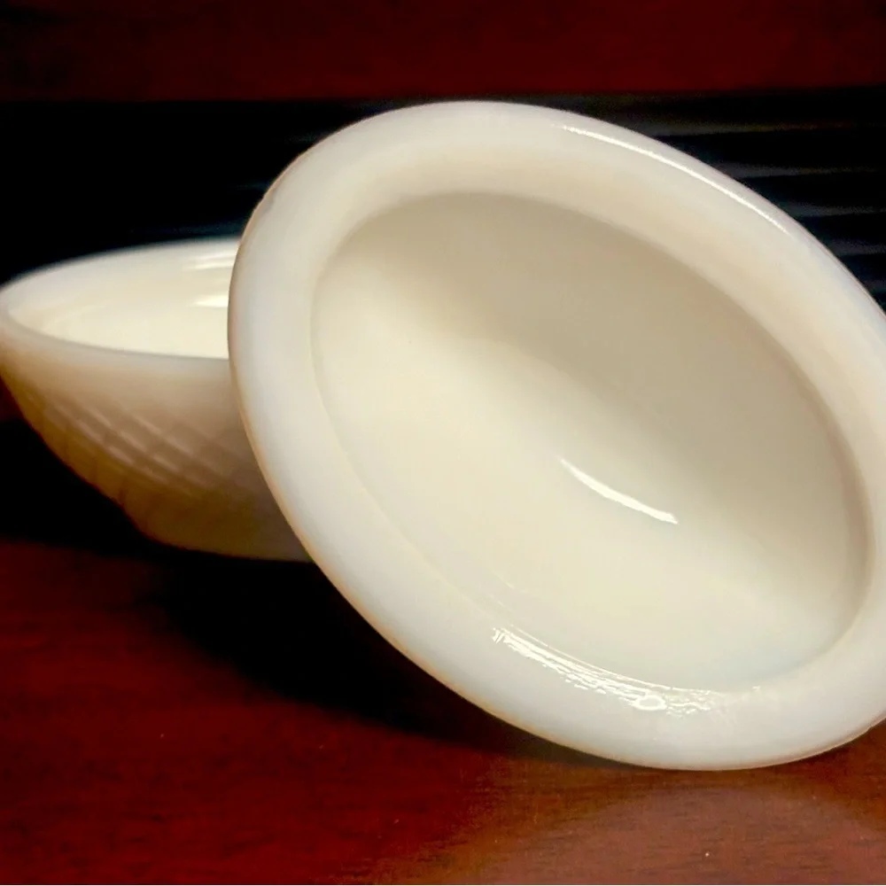 Vintage Mini White Milk Glass Hen On Nest Lidded Salt Bowl